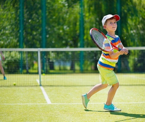 چه موقع باید برای فرزند خود راکت تنیس بخرید